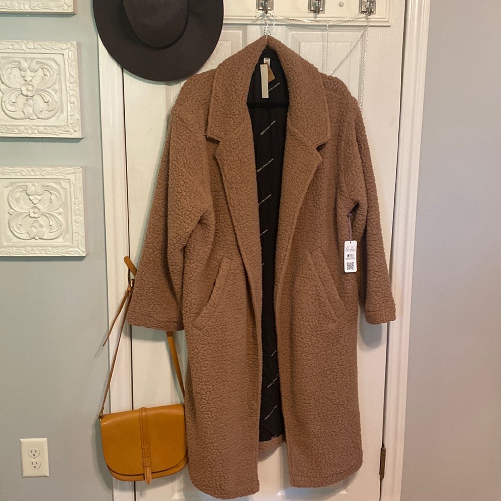 PINK VICTORIAS SECRET CHLOE X HALLE COAT